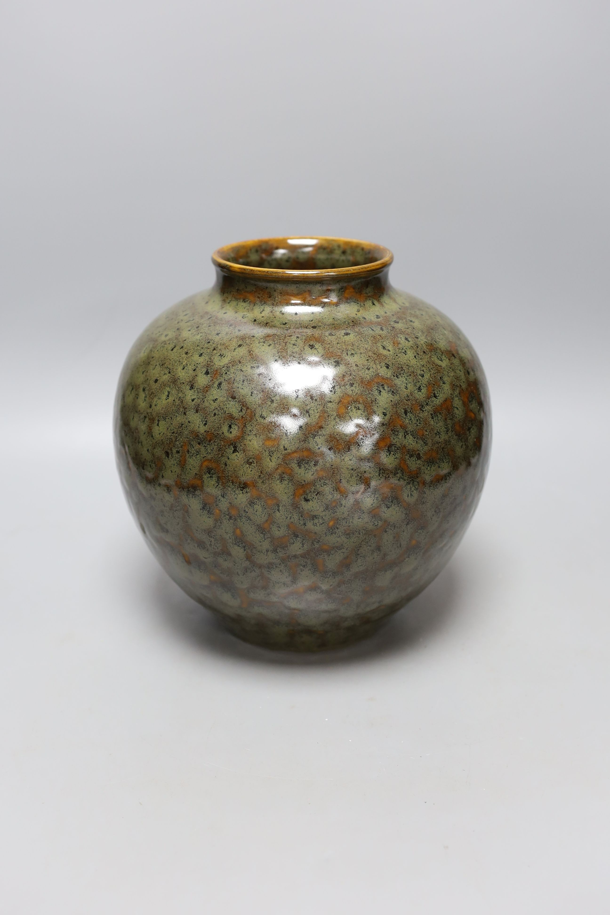 A Chinese Jian type ginger jar and a crackle glazed celadon bowl, 28cm diameter